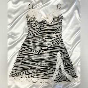 New La Perla Zebra Pattern Lace Chemise